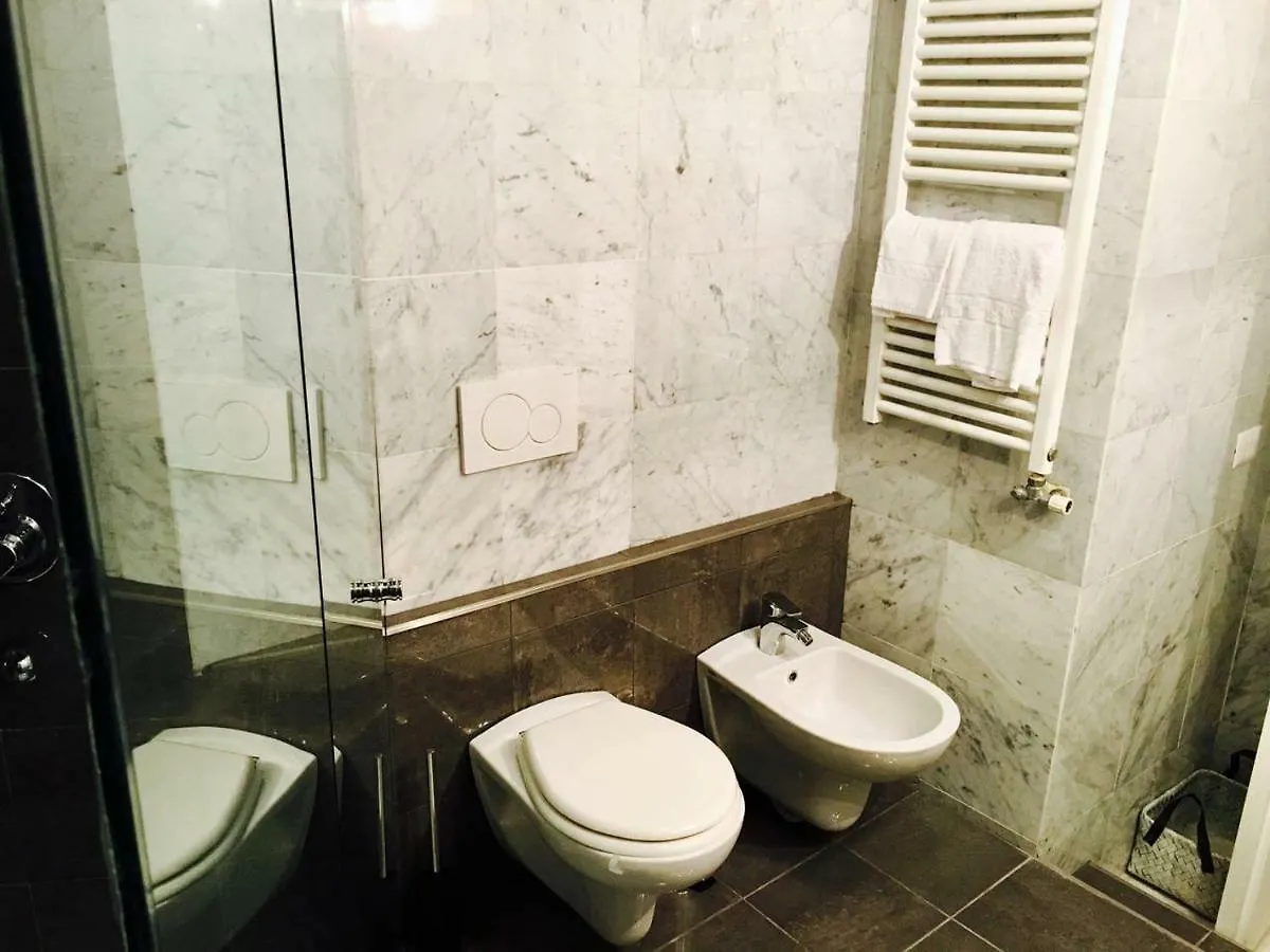 Room Milano 0*,
